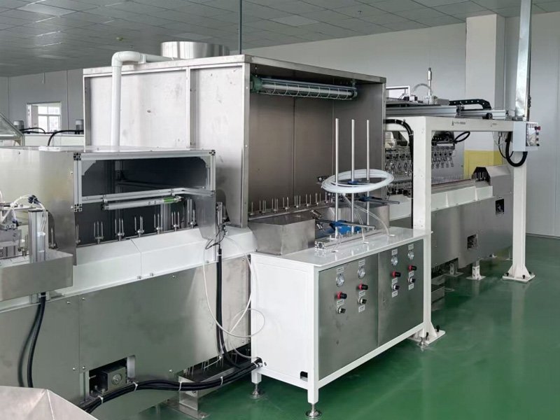 Golf ball automatic spraying line