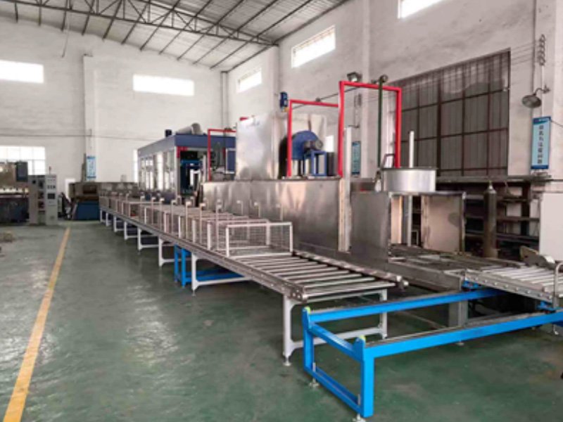 Ultrasonic automatic cleaning line for hardware components